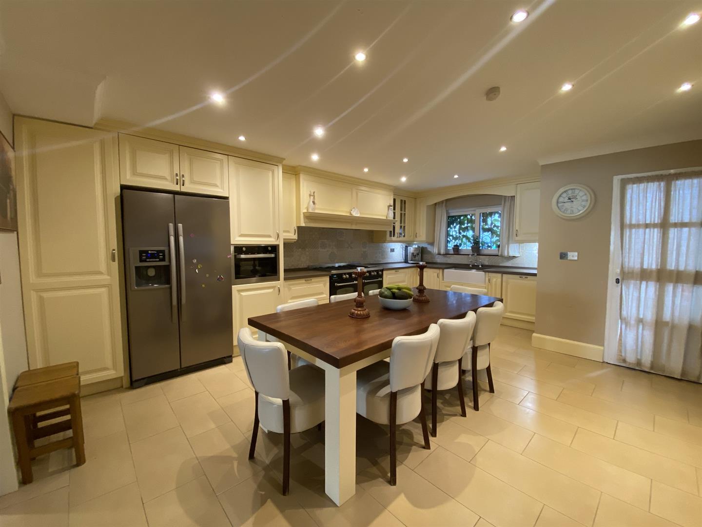 Image of House - 4 Bedrooms - 3 Bathrooms for Rental in South District-Gibraltar, Image 3